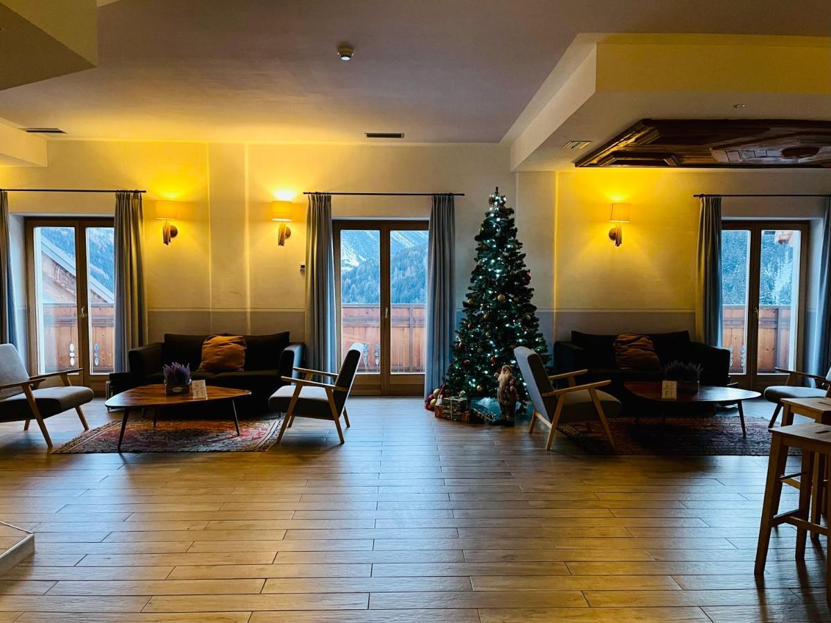 Hotel San Carlo, Tra Bormio E Livigno Isolaccia Bagian luar foto