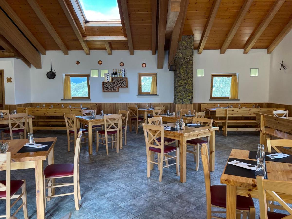 Hotel San Carlo, Tra Bormio E Livigno Isolaccia Bagian luar foto