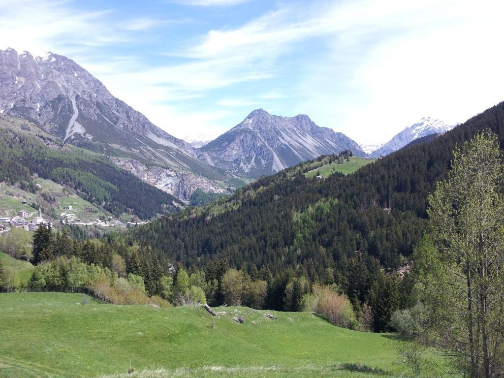 Hotel San Carlo, Tra Bormio E Livigno Isolaccia Bagian luar foto