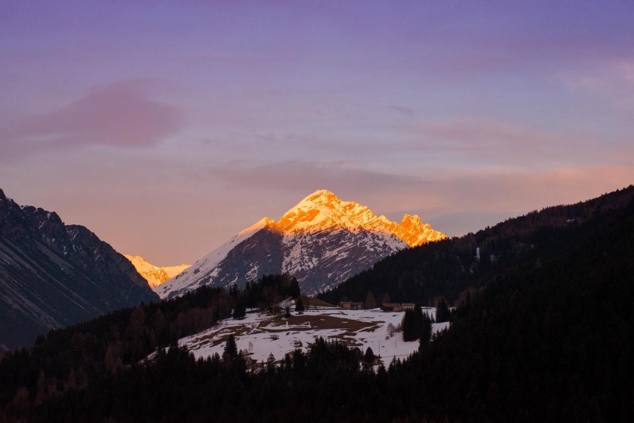 Hotel San Carlo, Tra Bormio E Livigno Isolaccia Bagian luar foto